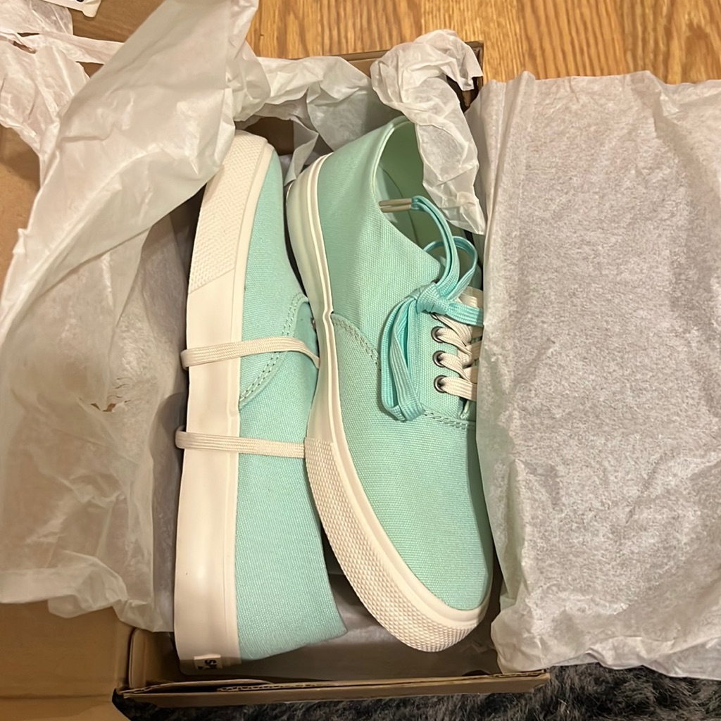 Mint Sperrys